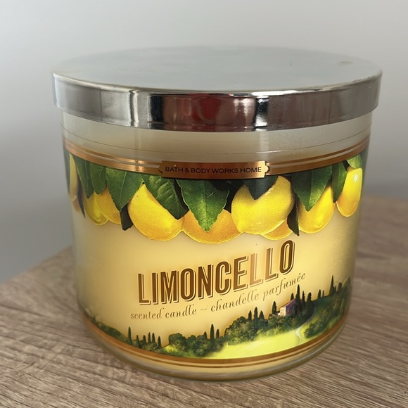 Bath & Body Works Limoncello Scented Candle - Picture 2 of 6